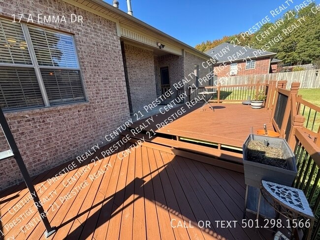 Building Photo - 17 Emma Dr