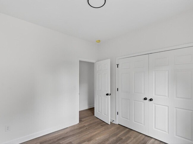 Building Photo - 417 8th St Dr SW