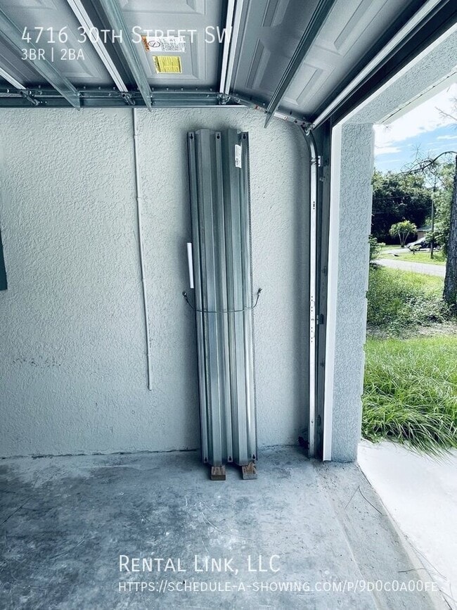 Building Photo - 4716 30th St SW