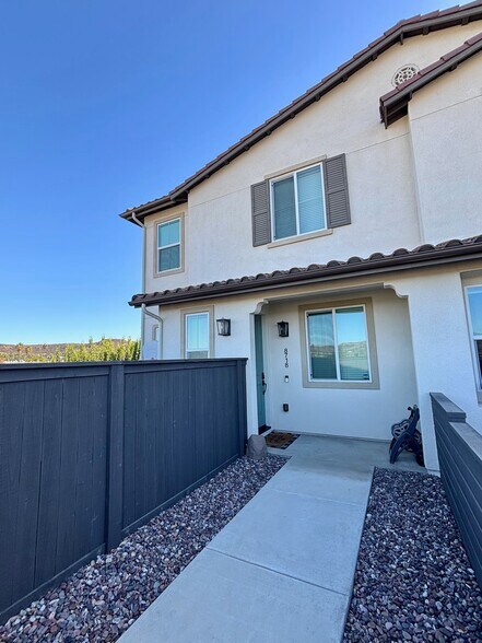 Building Photo - 8718 Aruba Ln