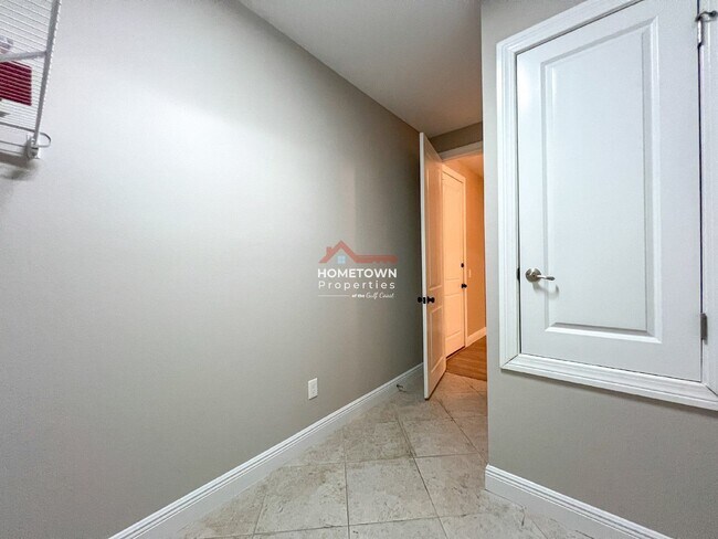 Building Photo - 1467 W Shores Blvd
