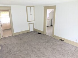 Building Photo - 732 W Shiawassee St