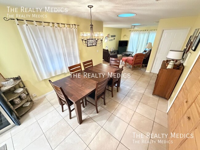 Building Photo - 2040-4401 Sea Mist Dr-