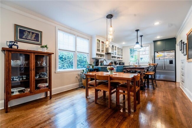 Building Photo - 360 8th St NE