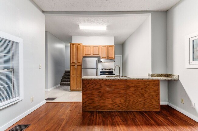 Building Photo - 1518 Worthington St