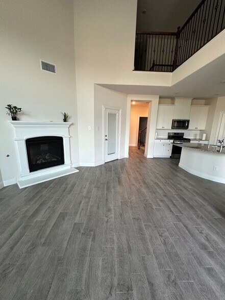 Building Photo - 1657 Blakely Pl