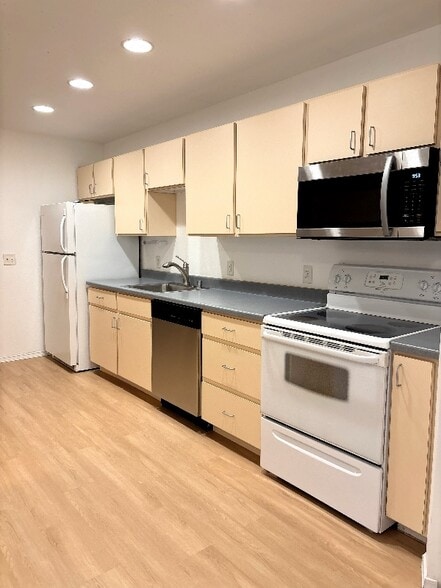 Building Photo - 1949 S 9th St W