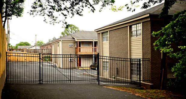 AP exterior2 - Arbor Place Apartments