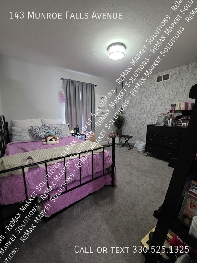 Building Photo - 143 Munroe Falls Ave