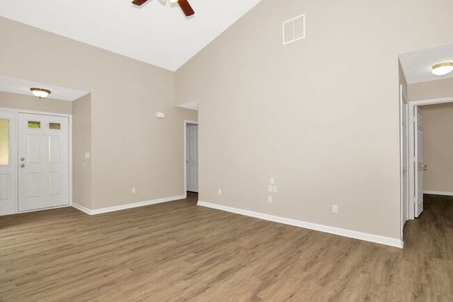 Building Photo - 5 Ashwood Cir