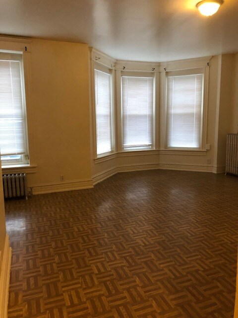 Living room - 1307 Hamilton St