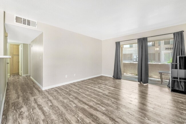 Building Photo - 3060 Tarpon