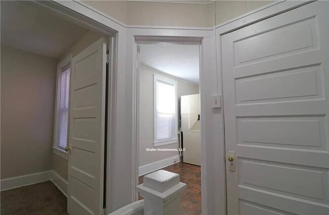 Building Photo - 429 E Frankford St
