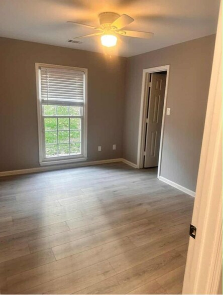 Building Photo - 1211 Fern Hollow Dr