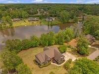 Building Photo - 137 Crawford Lake Dr