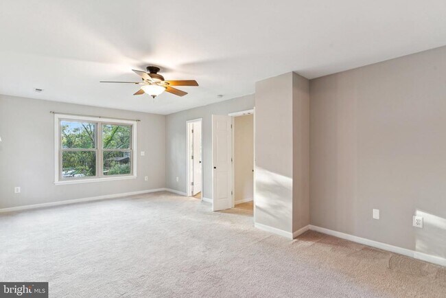 Building Photo - 4922 Lerch Dr