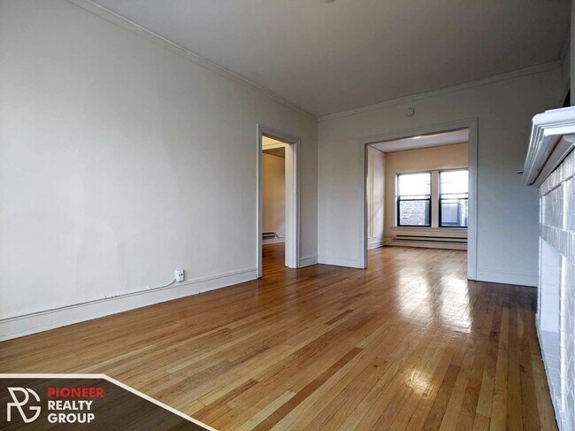 Building Photo - 1025 Dempster St