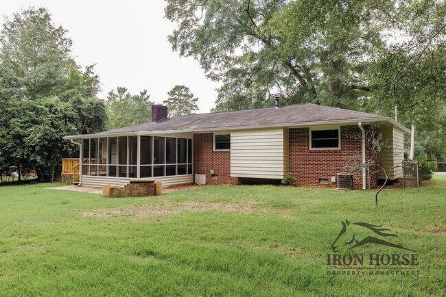 Building Photo - 160 Harold Dr