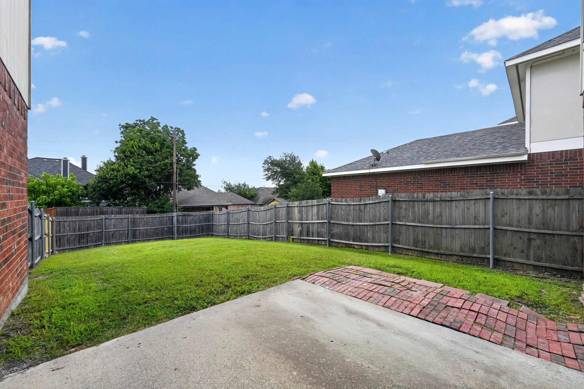 Building Photo - 2125 Elm Falls Pl