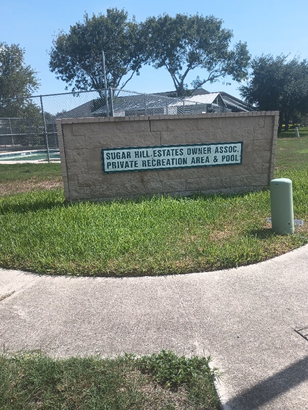 Building Photo - 915 Lexington Cir