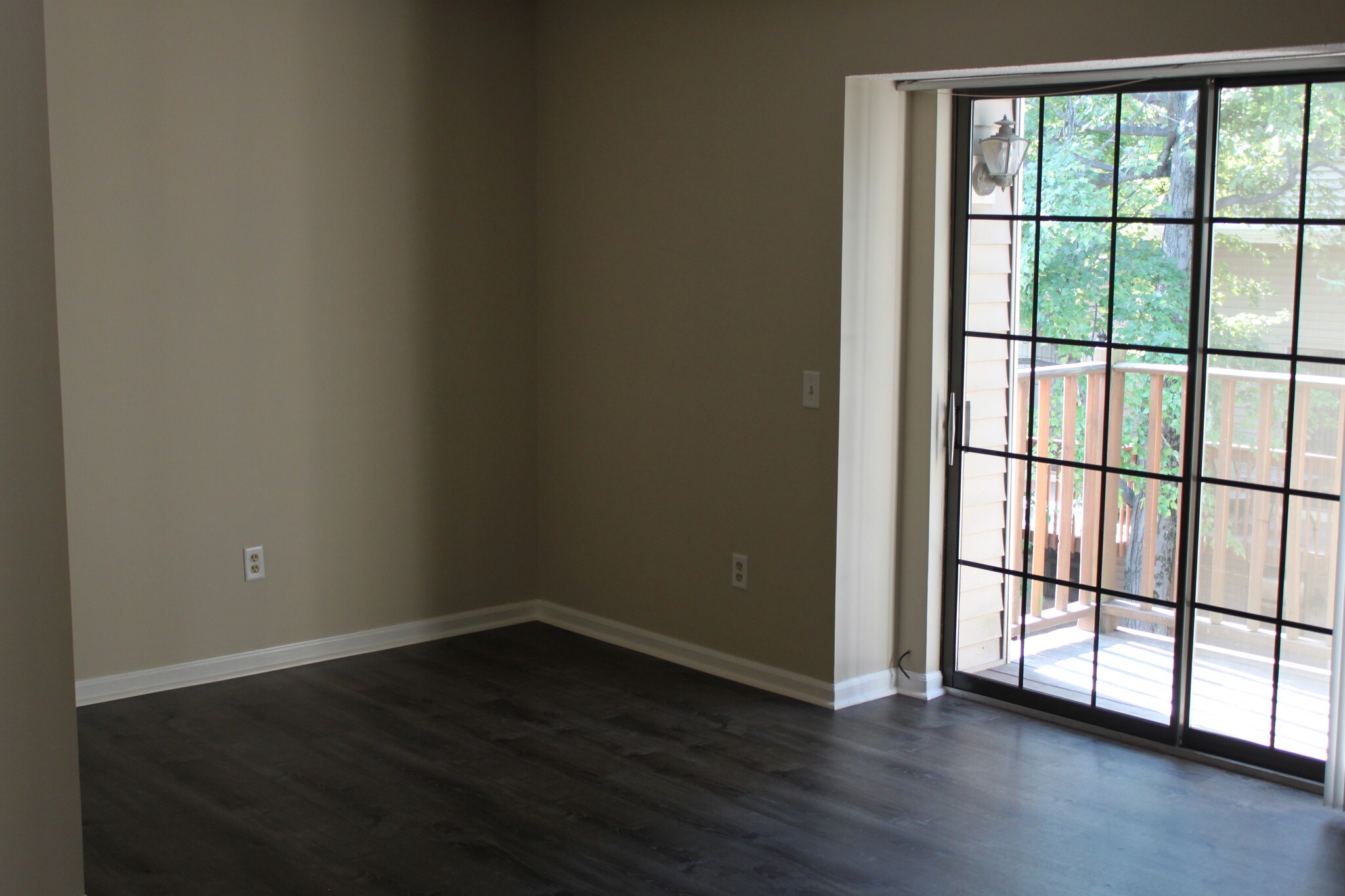 Living Room - 48 N Mountain Rd