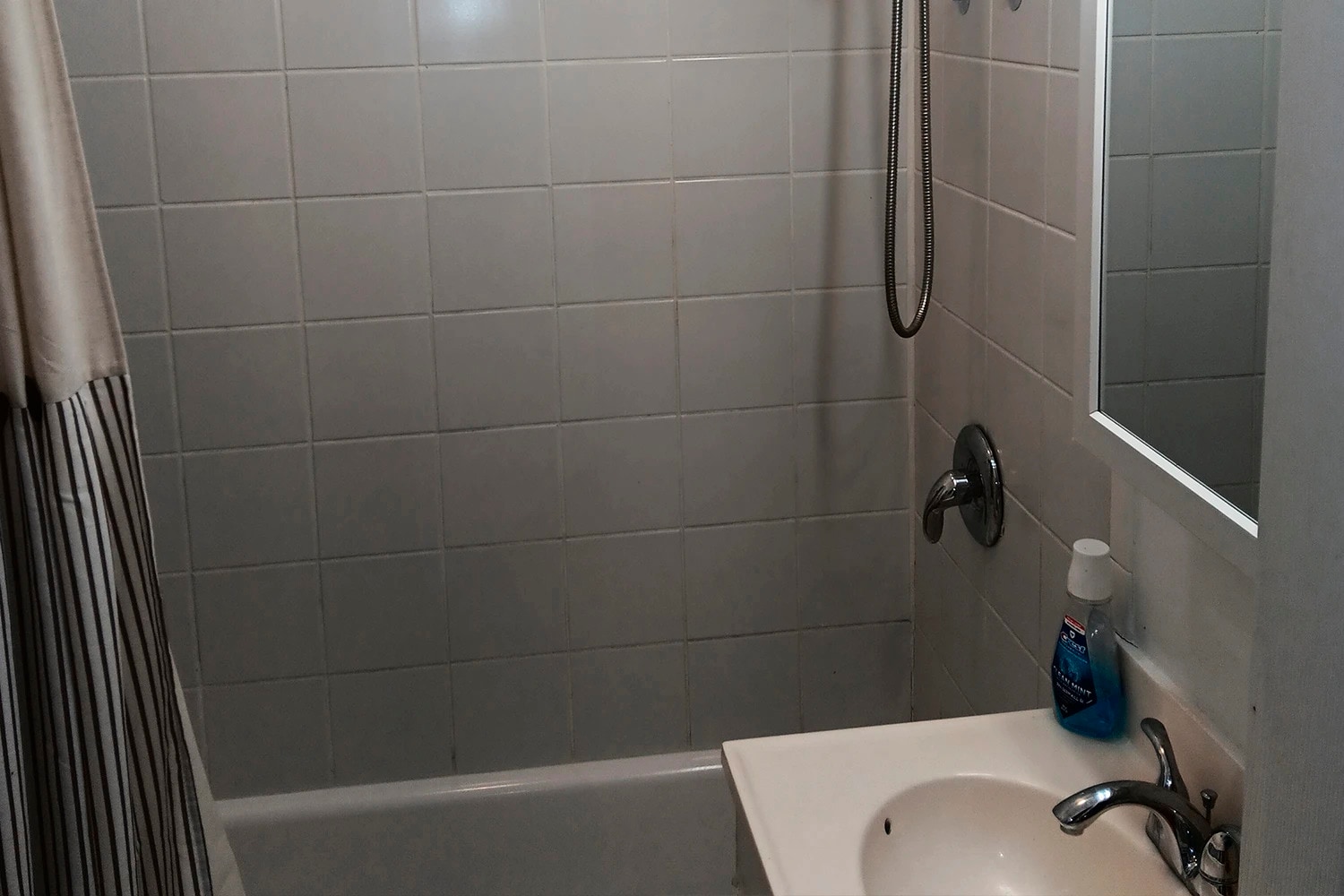 Building Photo - 910 Green Bay Rd