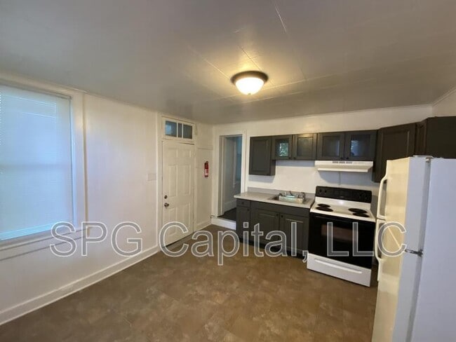 Building Photo - 839 E Market St