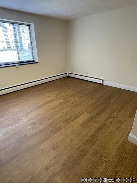 Building Photo - 222 Babcock St