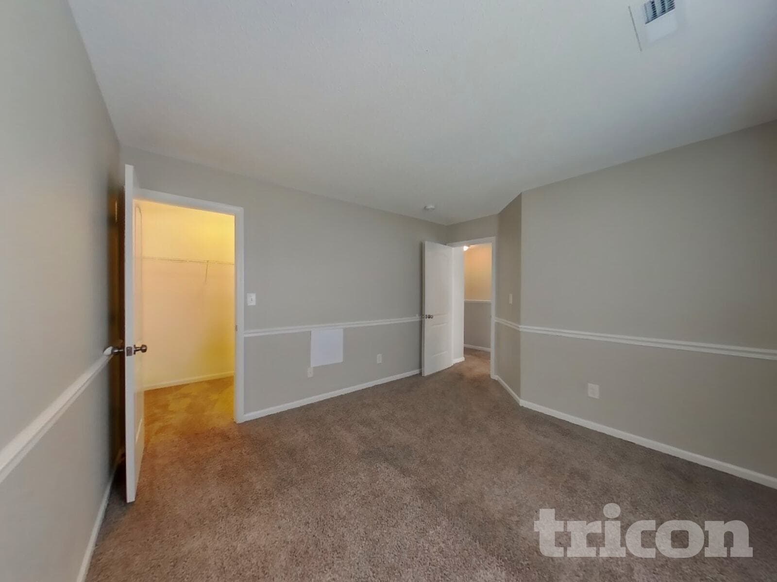 Building Photo - 2195 Lakecrest Dr