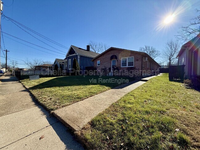 Building Photo - 924 Boscobel St