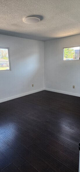 Room3 - 8872 San Vicente Ave
