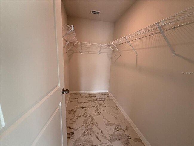 Building Photo - 5831 Silver Moonlight Dr