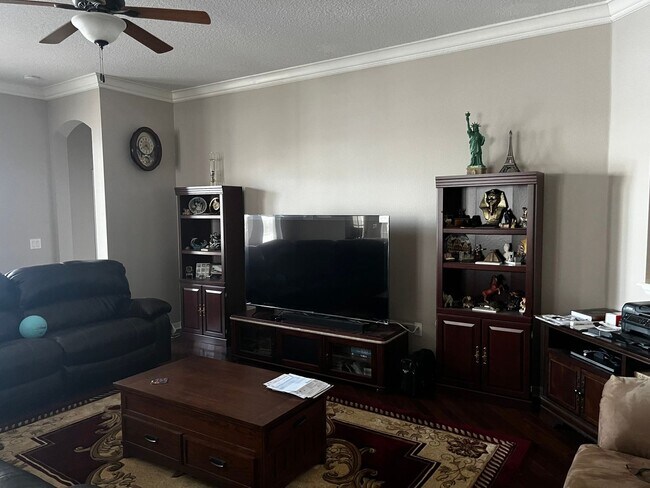 Building Photo - 6 Bedroom Single Family Home in Apollo Beach