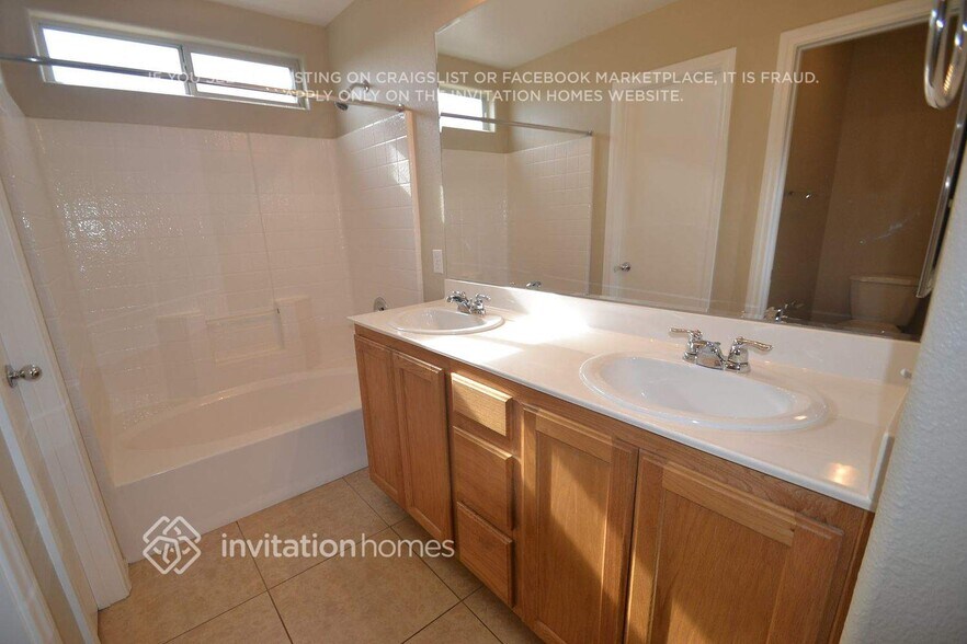 Building Photo - 6098 Aripeka St