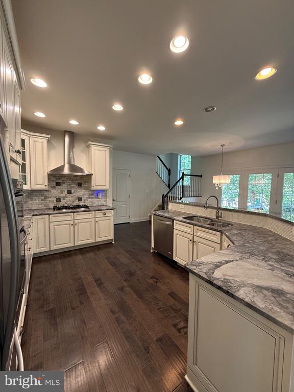 Building Photo - 11621 Pine Hollow Ln