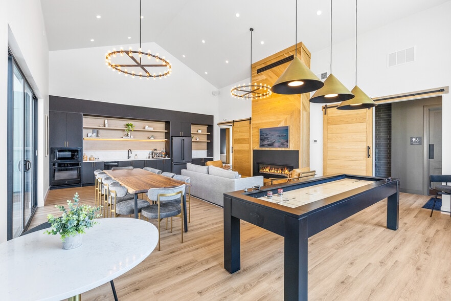 Building Photo - Westland Townhomes