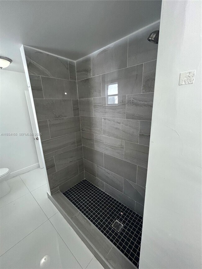 Building Photo - 551 NW 41st St