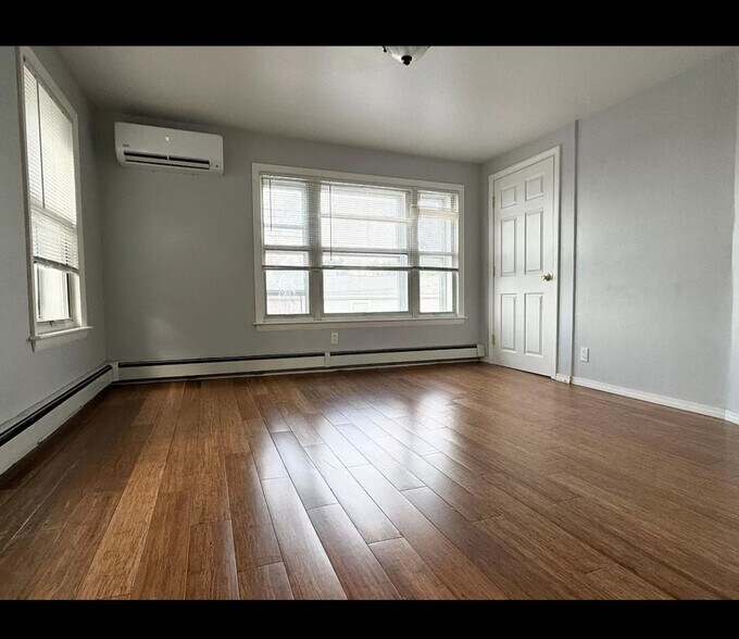 Building Photo - 221 Trenton St