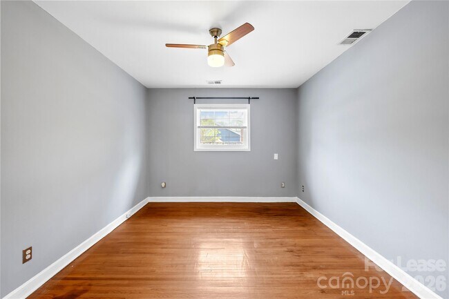 Building Photo - 3519 Benard Ave