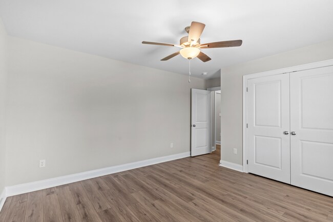 Building Photo - 212 Clifton Dr