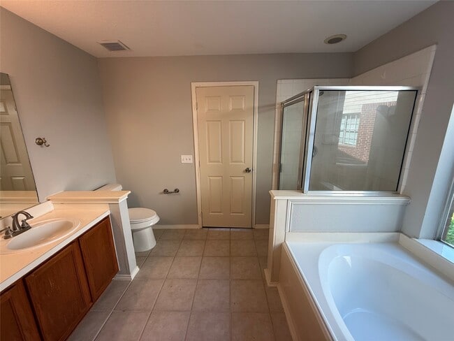 Building Photo - 4822 Russet Trail Ct