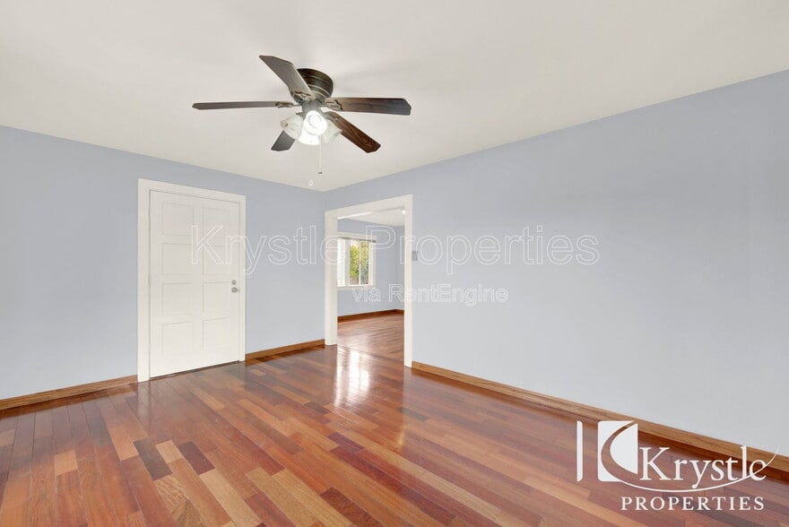 Building Photo - 153 Vaqueros Ave