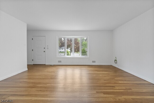 Building Photo - 46 Daka Ct