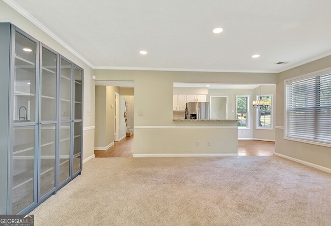 Building Photo - 303 Calgary Dr