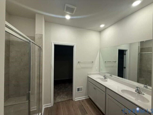 Building Photo - 6454 Fennec Run