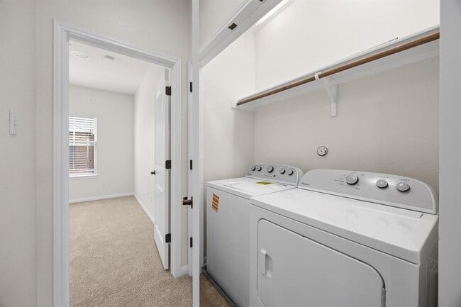Building Photo - 7220 Wyoming Springs Dr