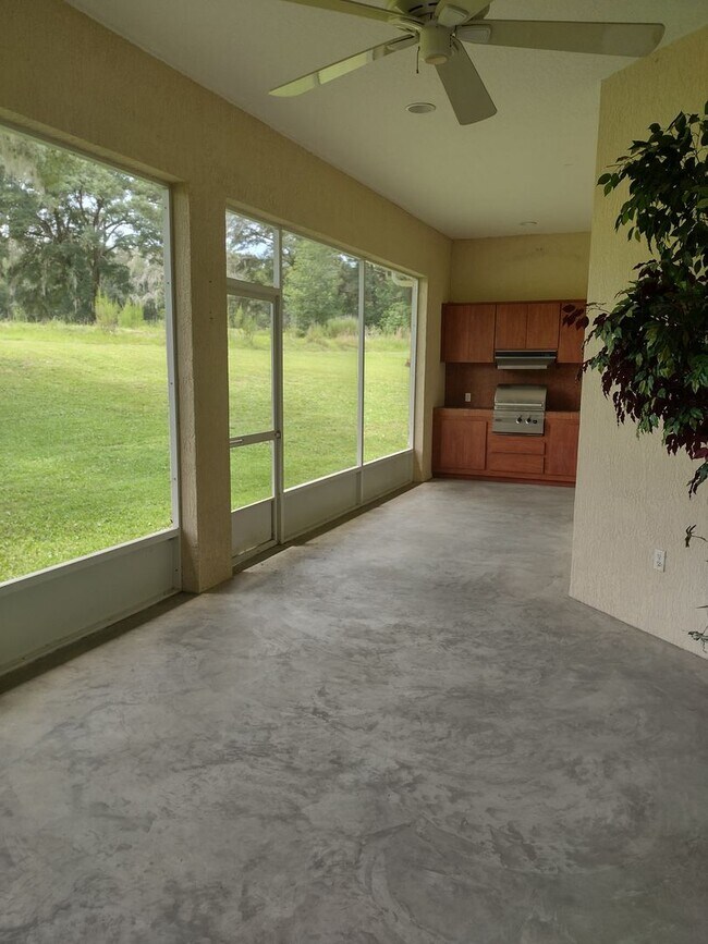 Building Photo - 8941 SW 191st Cir
