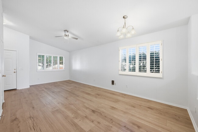 Building Photo - 7319 W Eugie Ave