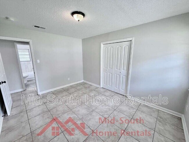 Building Photo - 1521 Abernathy Rd