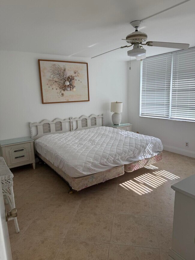 Building Photo - 3150 W Rolling Hills Cir